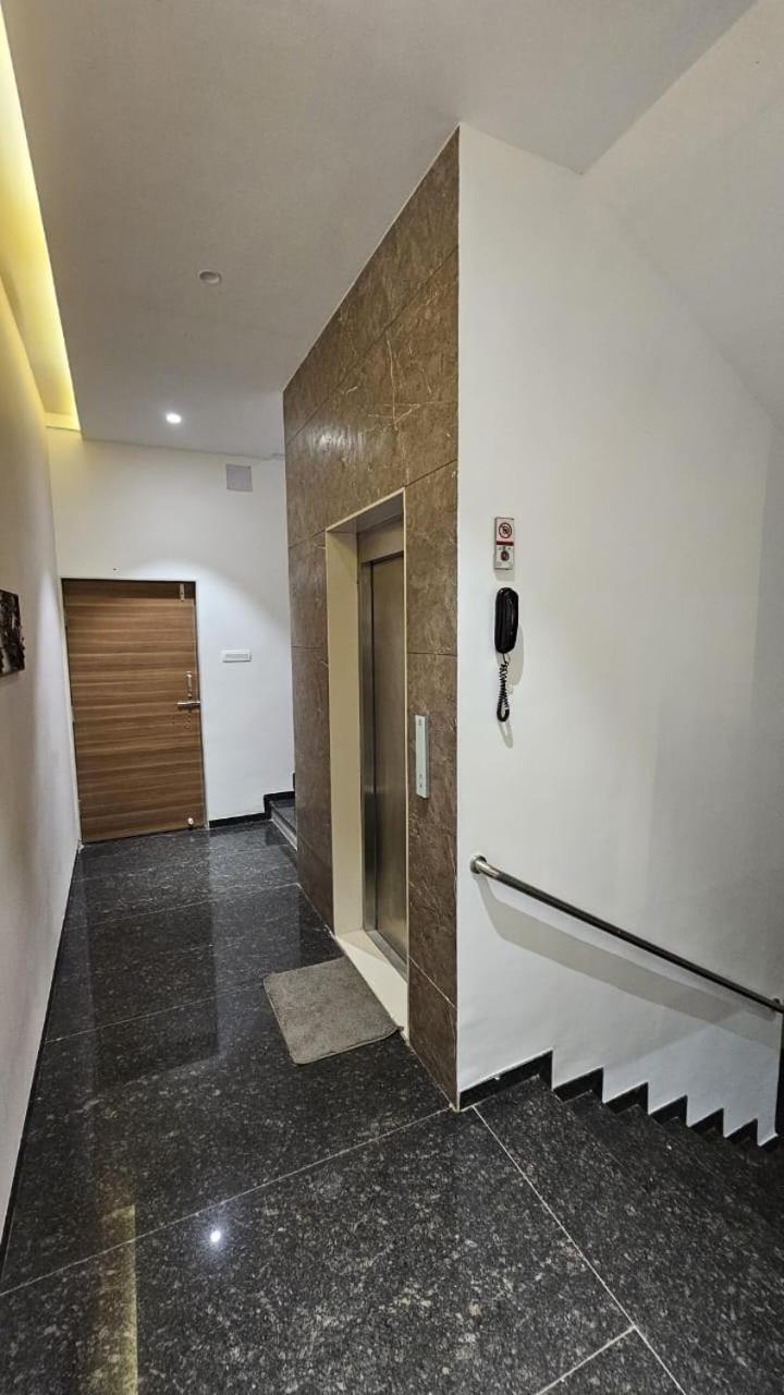 Hotel Veesons Executive Solapur Bagian luar foto