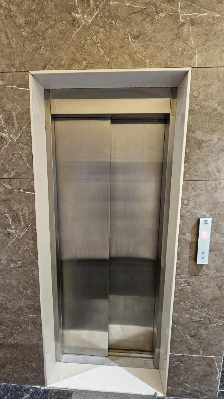 Hotel Veesons Executive Solapur Bagian luar foto